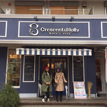 Crescent & Molly